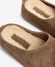 h2Zueco abierto marron claro Yokono CHOLO 001 h2 pEncuentra la maxima relajacion con el confortable Zueco CHOLO 001 de YOKONO E