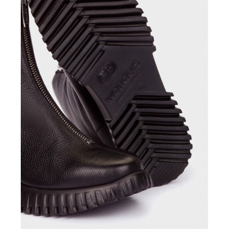 Sneakers de para mujer en color negro Caracteristicas cordones elasticos cuna 3 cm piso extra light exterior piel y textil e in