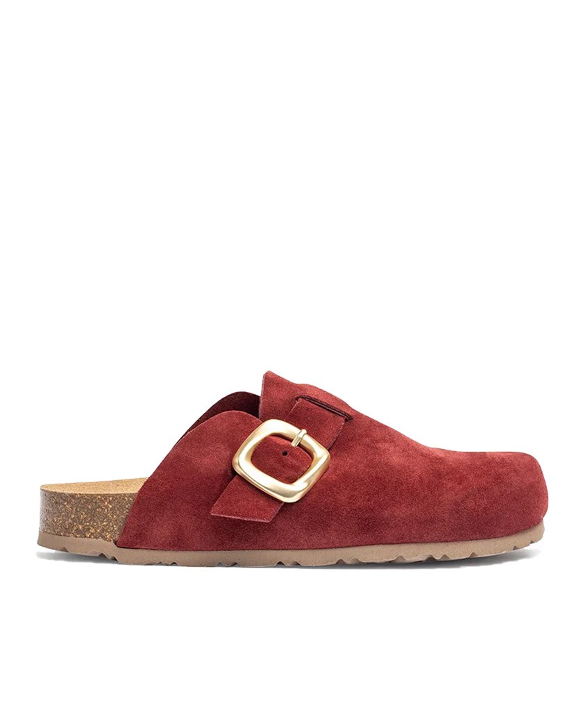Zapato color burdeos para mujer Yokono Zueco 650