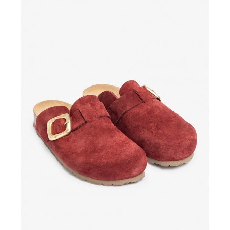 Zapato color burdeos para mujer Yokono Zueco 650