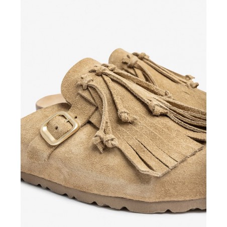 Zapato beige de serraje Yokono Zueco 260