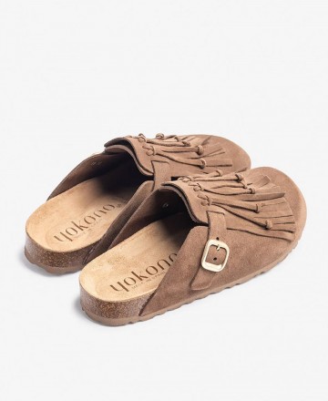 Brown shoe with fringes Yokono clog 260