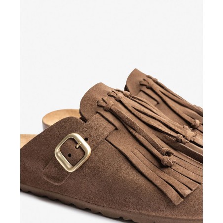Brown shoe with fringes Yokono clog 260