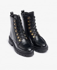 Botín plano con suela dentada Yokono Lan-312