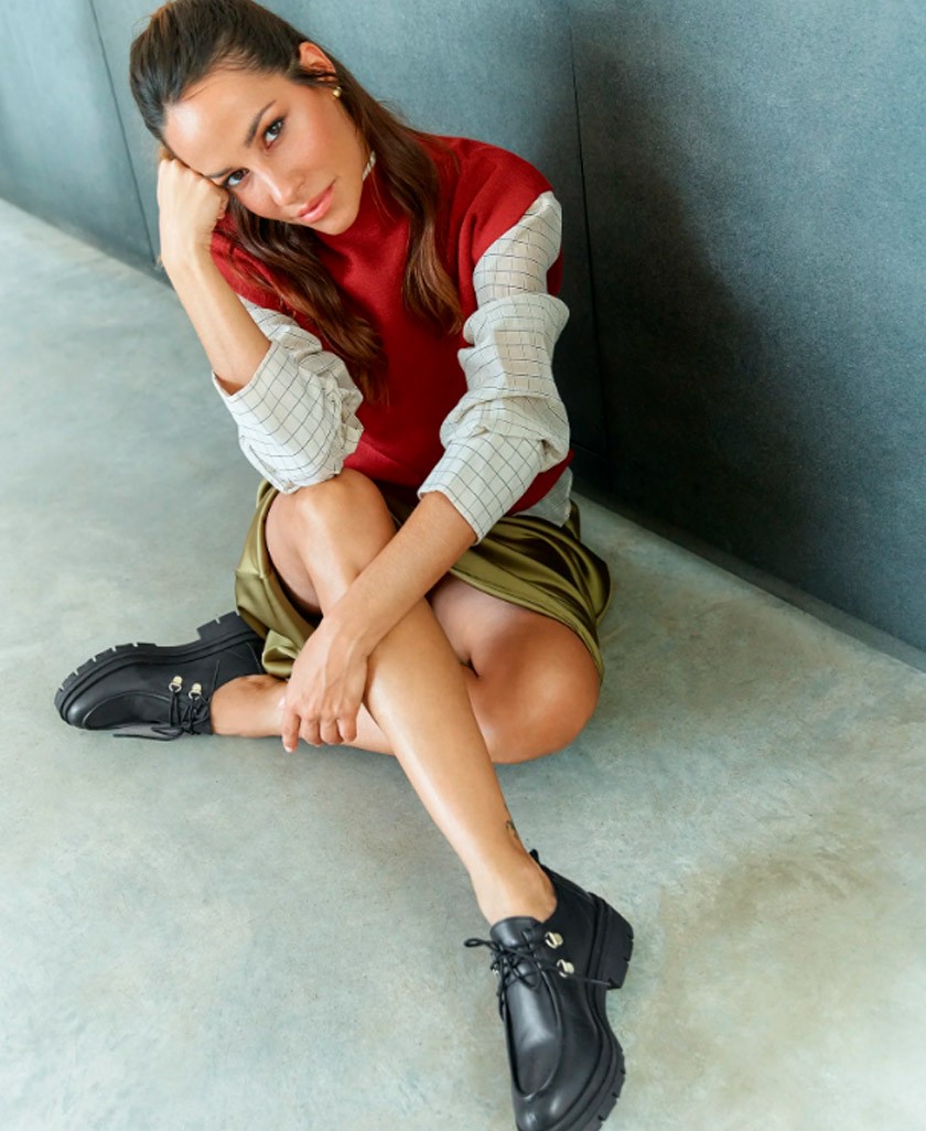 Zapato plano de piel negro Yokono Lan-223