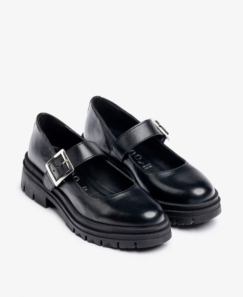 Black Mary Janes with buckle Yokono Cham-006