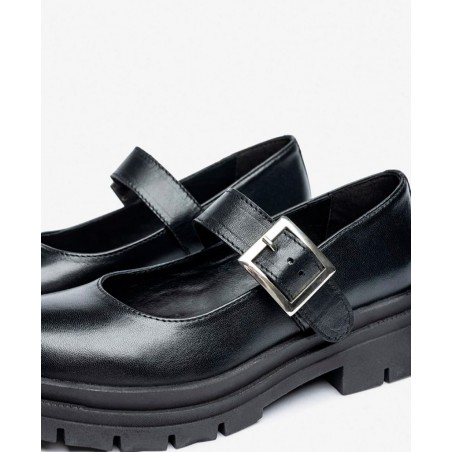 Black Mary Janes with buckle Yokono Cham-006