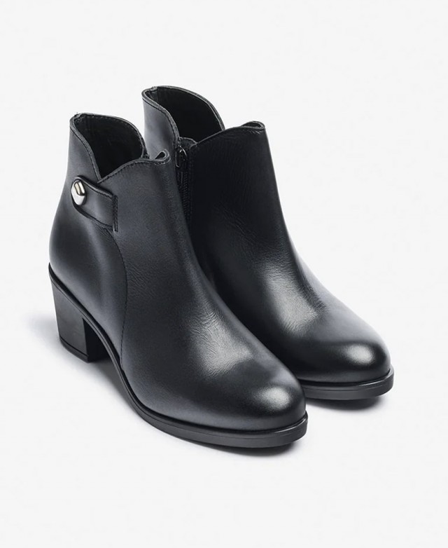 Yokono Lille-103 classic black ankle boots