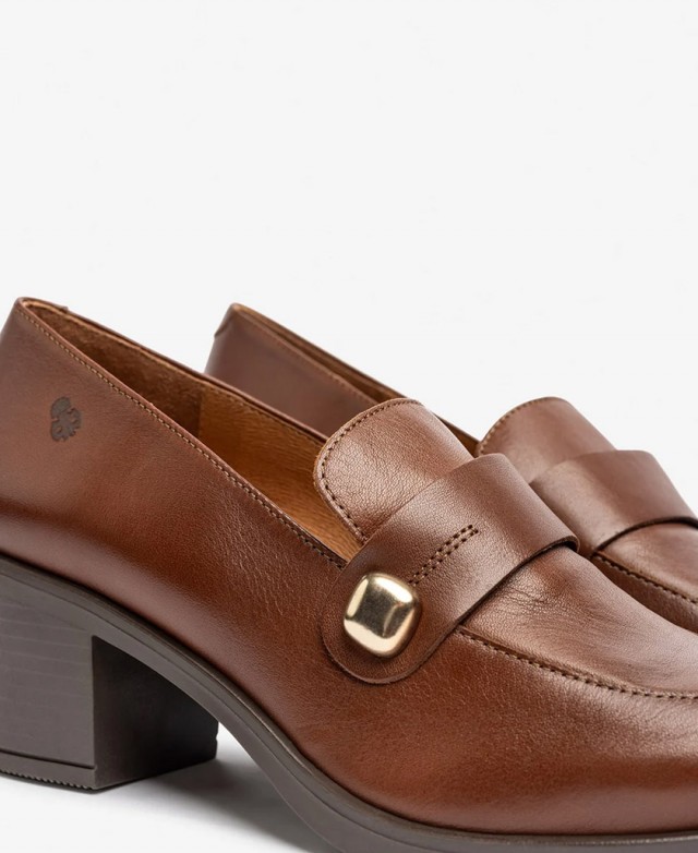 Yokono Lille-100 heeled shoe with detailing