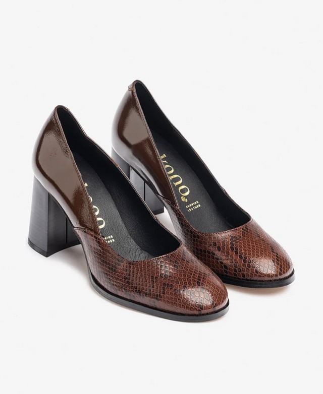 Zapatos de salón en marrón Yokono Loir-004