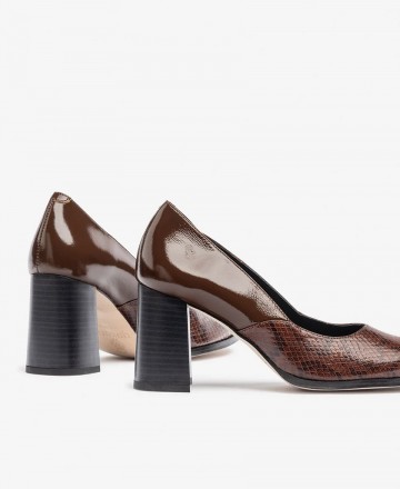 Zapatos de salón en marrón Yokono Loir-004