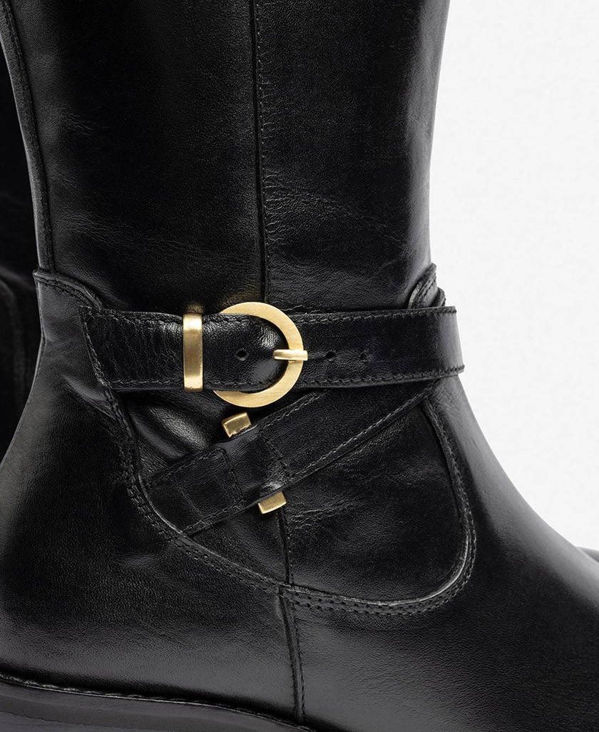 Yokono Lop-406 low-heeled leather boots