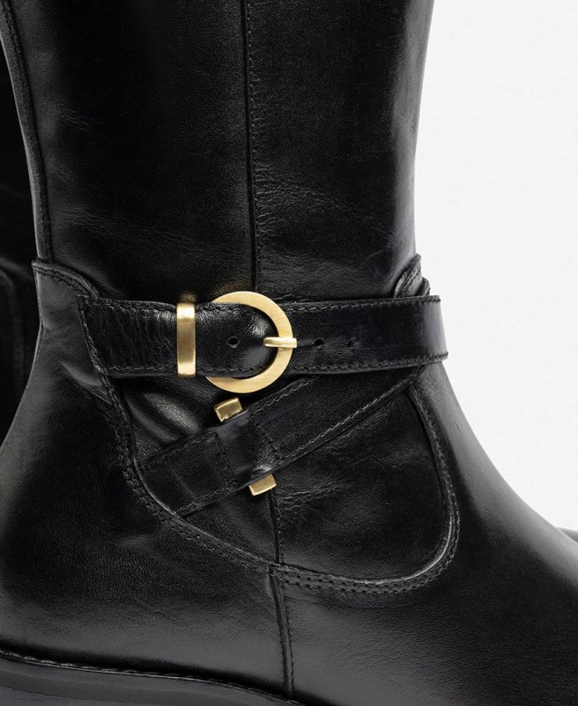 Yokono Lop-406 low-heeled leather boots