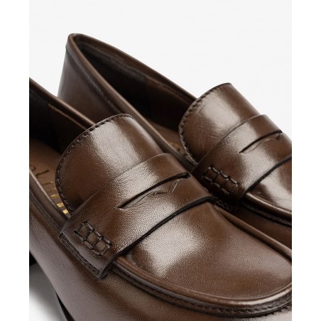 Botines para mujer en color marron Caracteristicas con cremallera tacon 5 cm zapato de estilo casual suela de goma exterior pie