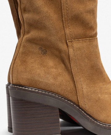 Botines para mujer en color camel Caracteristicas con cremallera tacon 5 cm zapato de estilo casual suela de goma exterior piel