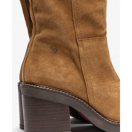 Botines para mujer en color camel Caracteristicas con cremallera tacon 5 cm zapato de estilo casual suela de goma exterior piel