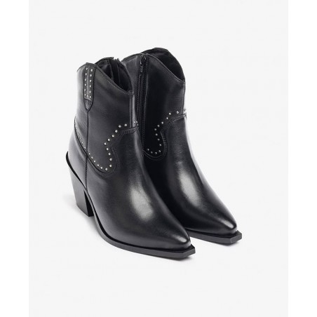 Botines para mujer en color negro Caracteristicas con cremallera tacon 5 cm zapato de estilo casual suela de goma exterior piel