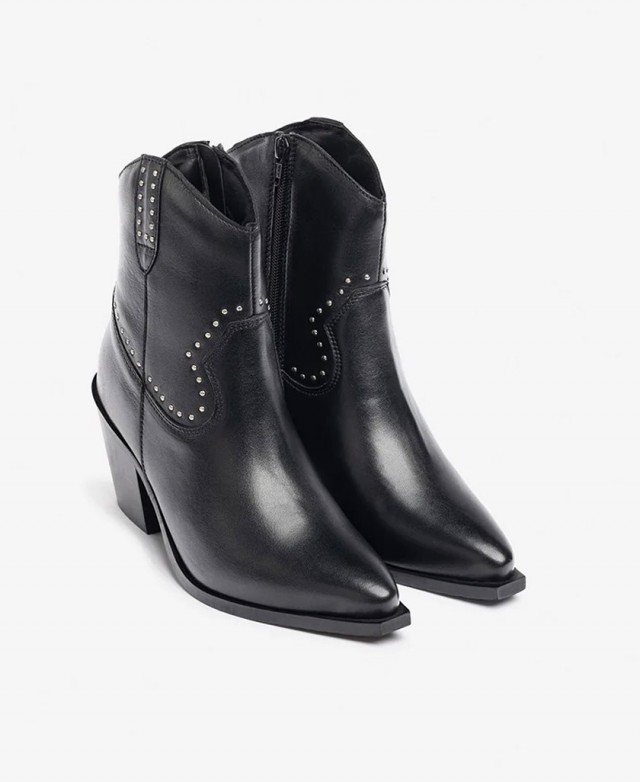 Botines para mujer en color negro Caracteristicas con cremallera tacon 5 cm zapato de estilo casual suela de goma exterior piel