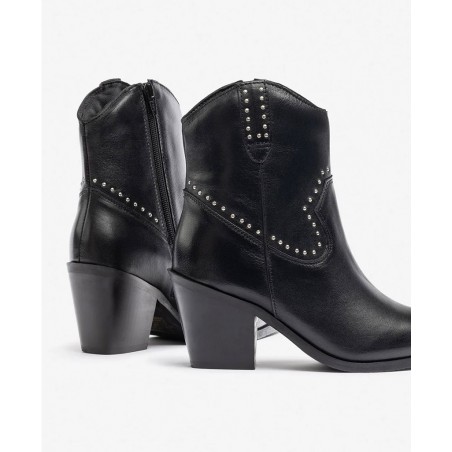 Botines para mujer en color negro Caracteristicas con cremallera tacon 5 cm zapato de estilo casual suela de goma exterior piel