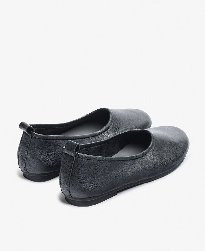 Botines para mujer en color negro Caracteristicas con cremallera tacon 5 cm zapato de estilo casual suela de goma exterior piel