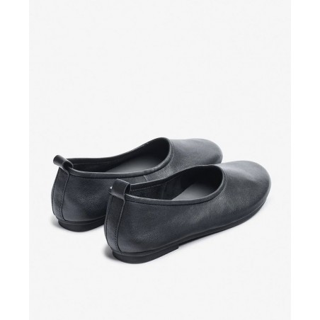 Botines para mujer en color negro Caracteristicas con cremallera tacon 5 cm zapato de estilo casual suela de goma exterior piel