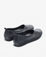 Botines para mujer en color negro Caracteristicas con cremallera tacon 5 cm zapato de estilo casual suela de goma exterior piel