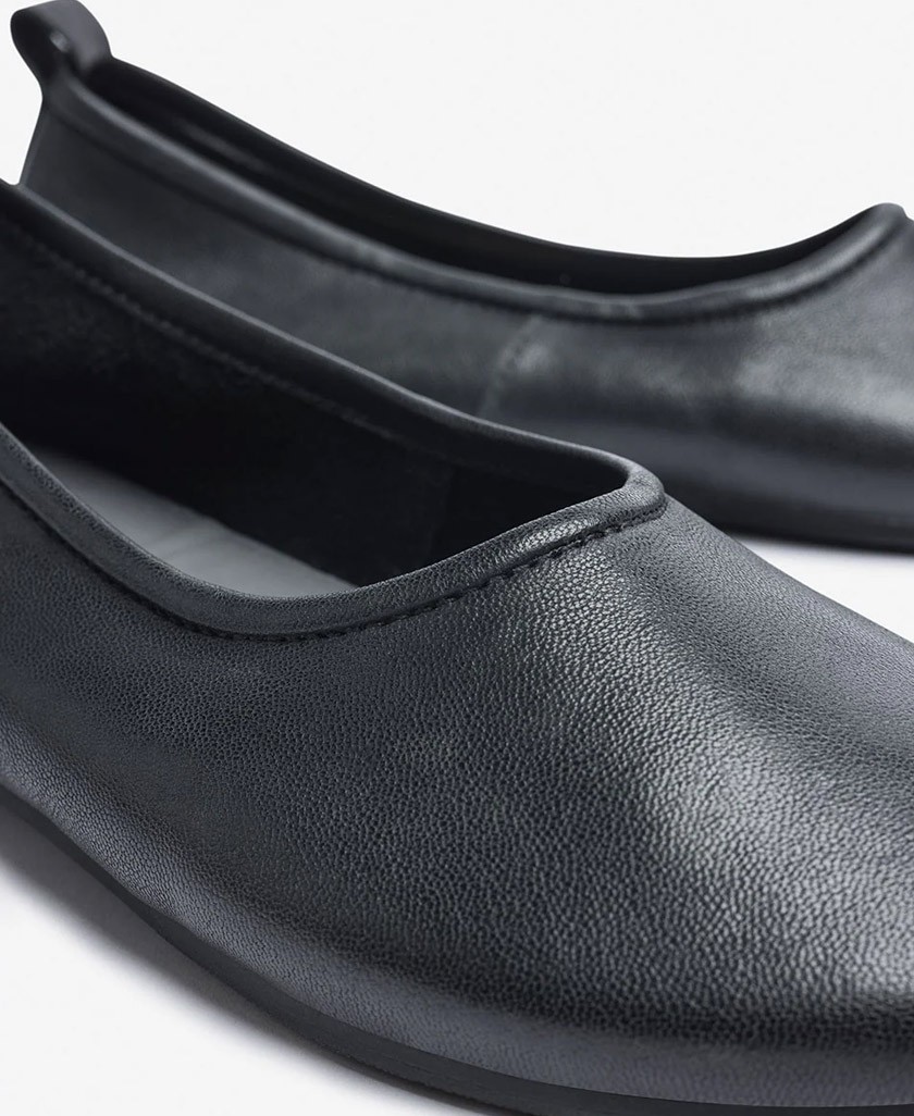 Botines para mujer en color negro Caracteristicas con cremallera tacon 5 cm zapato de estilo casual suela de goma exterior piel