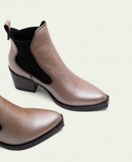 Botines para mujer en color metalizado Caracteristicas con cremallera tacon 4 cm zapato de estilo casual suela de goma termopla