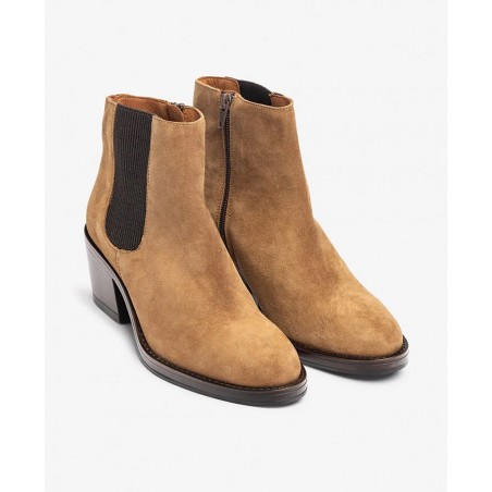 Camel leather ankle boots with heel Yokono Brava-003