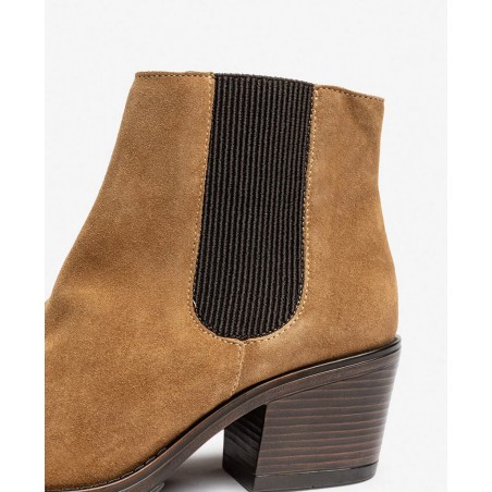Camel leather ankle boots with heel Yokono Brava-003