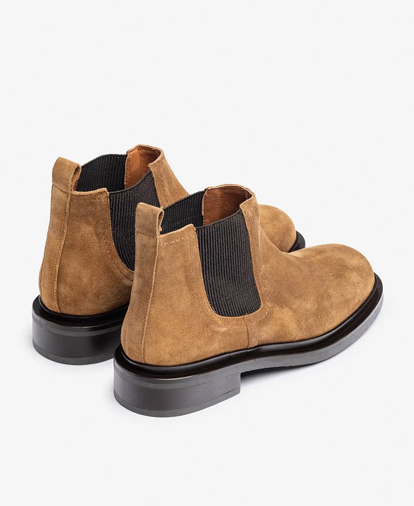 Botines de piel en color camel Yokono Lei-002