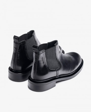 Botines chelsea en negro Yokono Lei-002