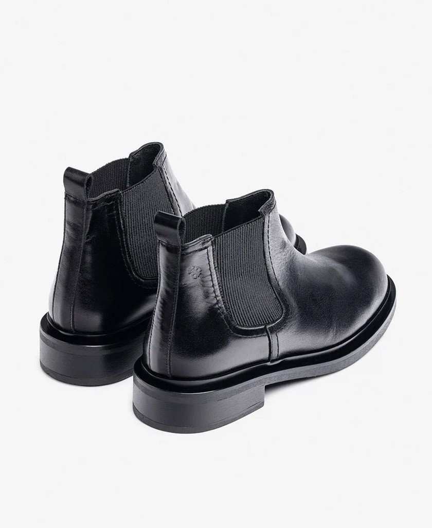 Yokono Lei-002 black Chelsea boots