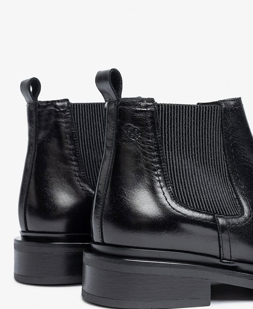 Yokono Lei-002 black Chelsea boots
