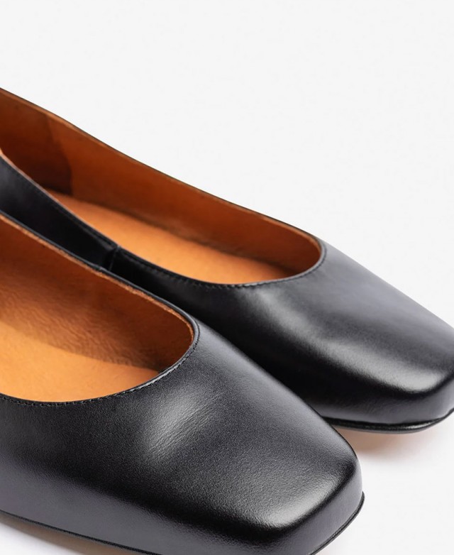 Yokono Lenna-104 square toe ballerina flats