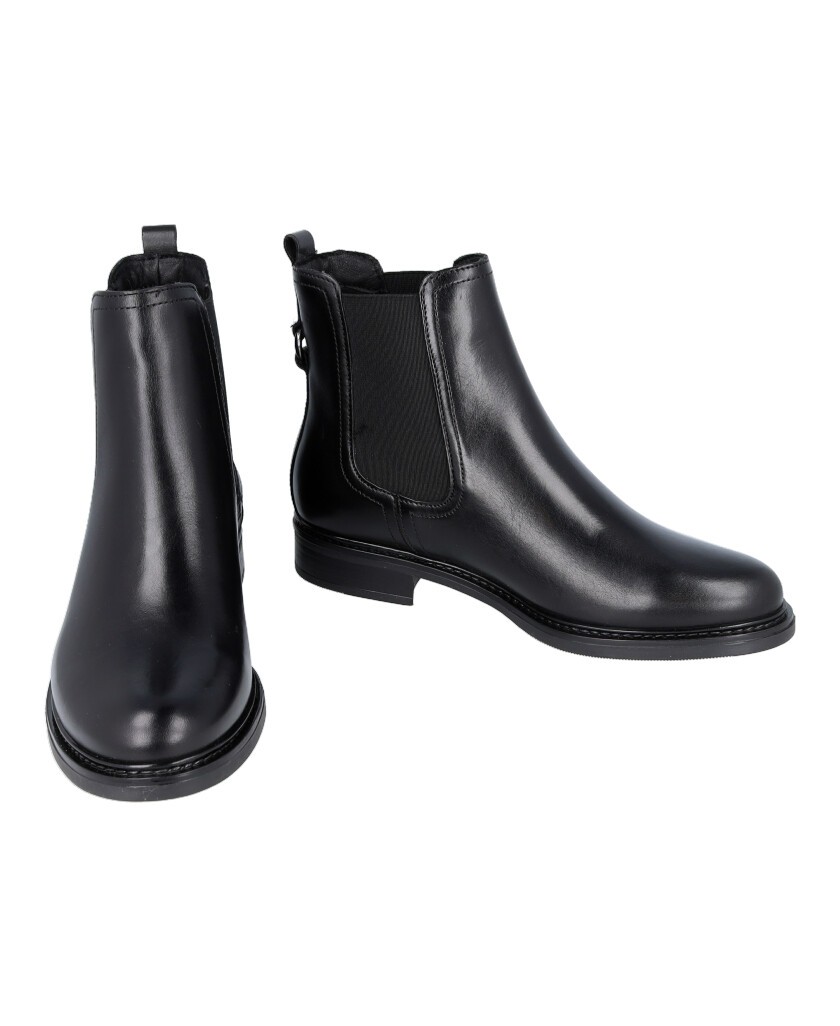h2Botines chelsea negros Catchalot 1057 h2 pLos Botines Chelsea Catchalot 1057 en color negro son la declaracion perfecta la co