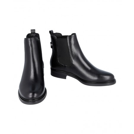 h2Botines chelsea negros Catchalot 1057 h2 pLos Botines Chelsea Catchalot 1057 en color negro son la declaracion perfecta la co