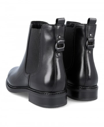 h2Botines chelsea negros Catchalot 1057 h2 pLos Botines Chelsea Catchalot 1057 en color negro son la declaracion perfecta la co