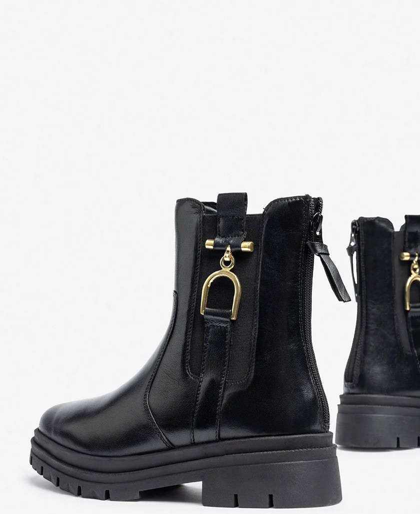 Yokono Lan-310 flat ankle boots with gold detailing