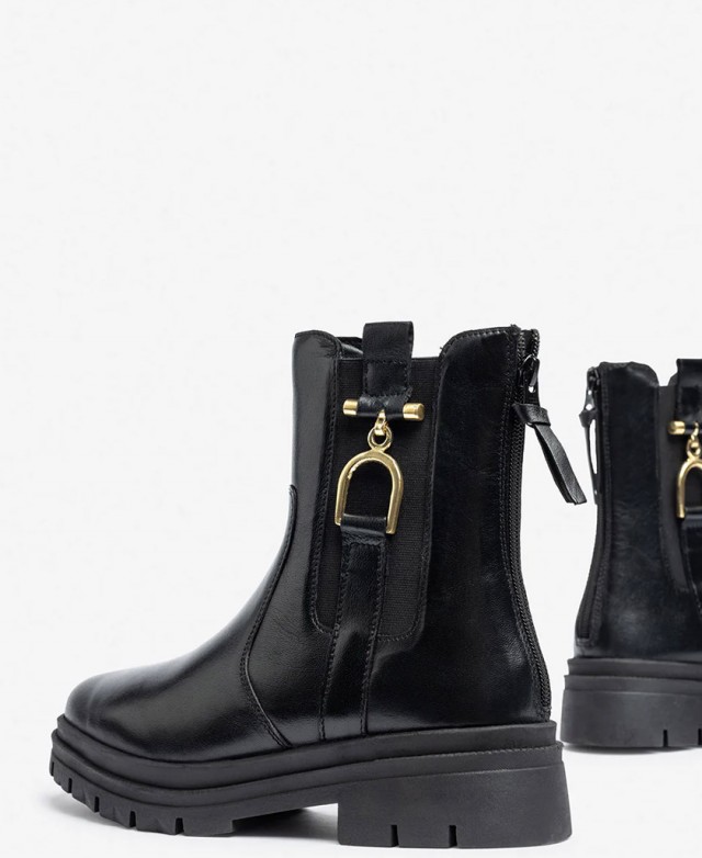 Yokono Lan-310 flat ankle boots with gold detailing