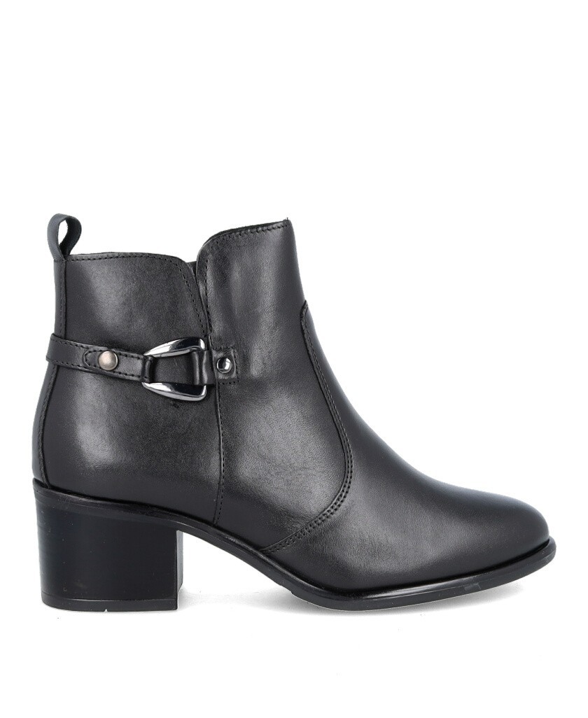 Catchalot 1977 black low-heeled ankle boots