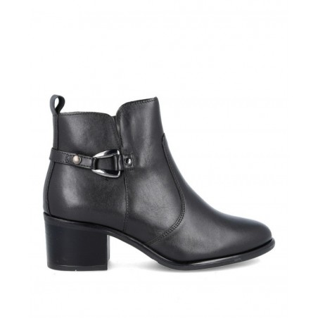 Catchalot 1977 black low-heeled ankle boots