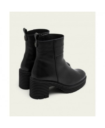 Porronet Marta 4771 ankle boots with track soles