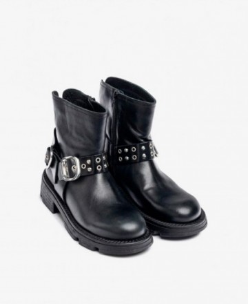 Yokono Elze-008 flat ankle boots with buckle