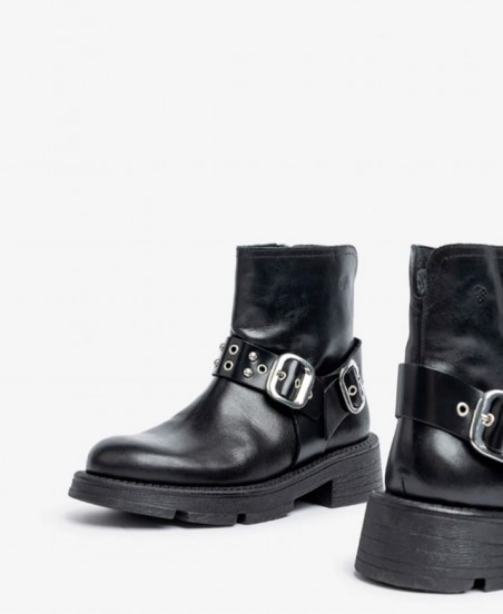 Yokono Elze-008 flat ankle boots with buckle