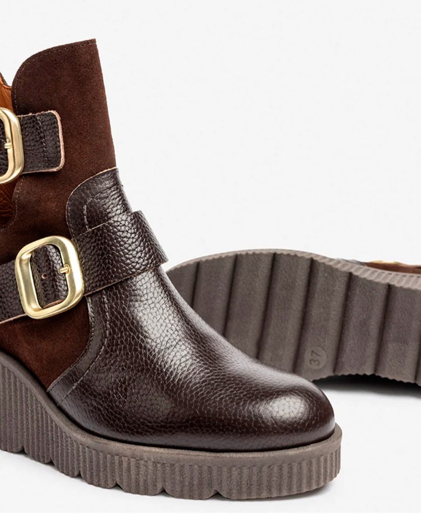 Yokono Madona 011 wedge ankle boots with buckles