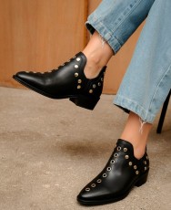 Ankle boots with studs Alpe Cecile 2551