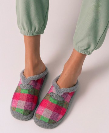 Garzón 7450.300 multicolored plaid slippers