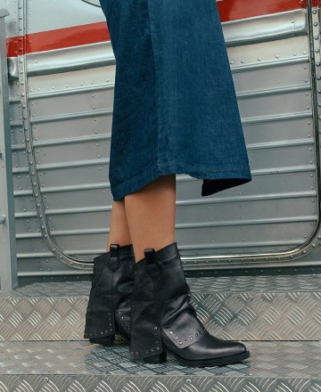 Porronet Flavia 4758 studded cowboy boot