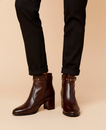Elegant Catchalot 4158 leather ankle boots